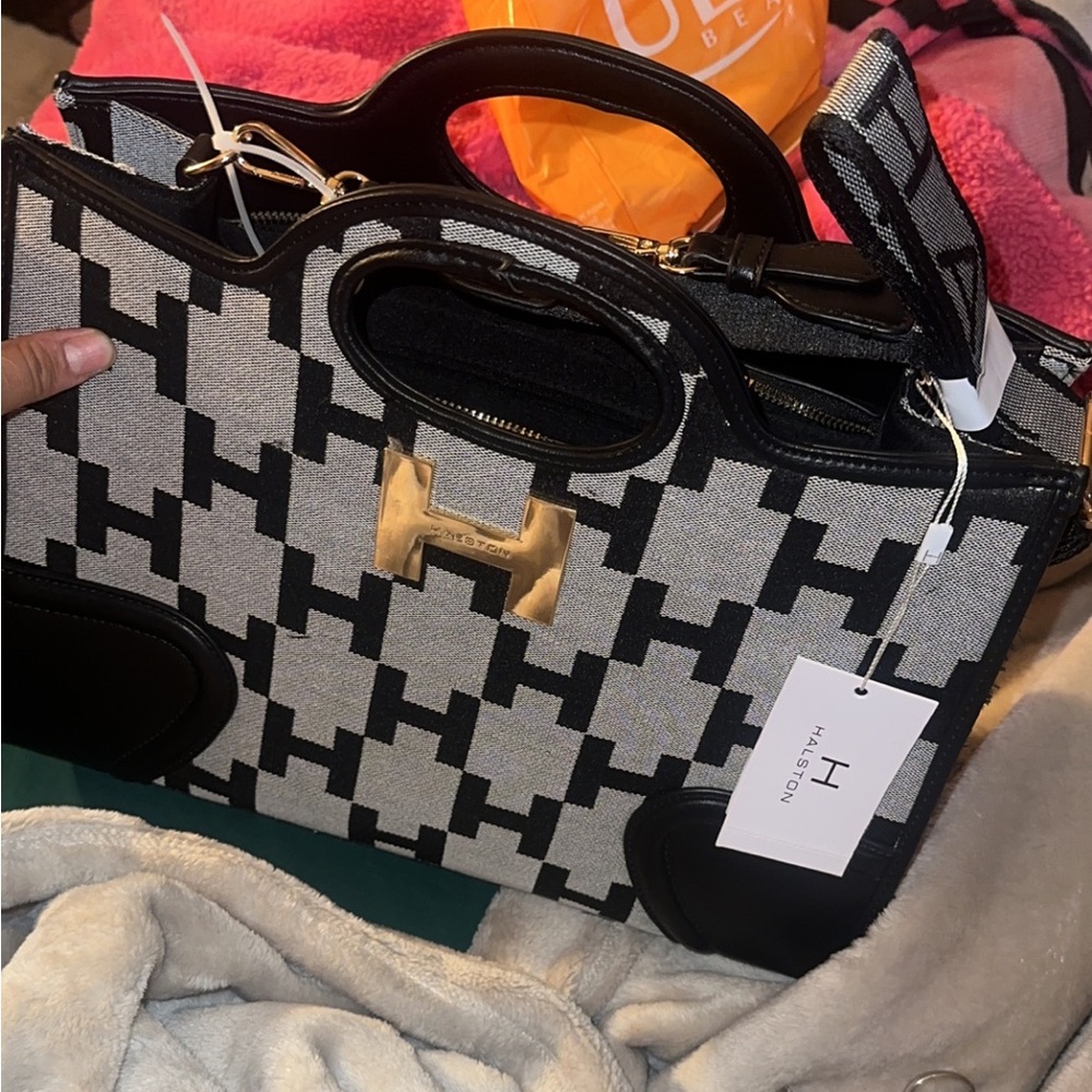 Halston purses brand new with tags black & navy blue available❗️